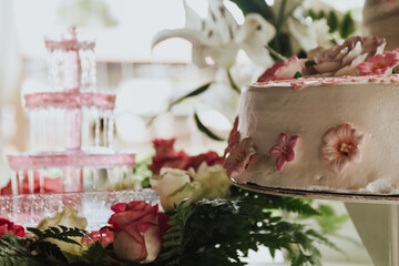 wedding cake with roses. classic style wedding cake with Italian meringue
