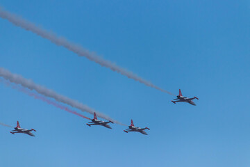Turkish air force. Stars of the Turkish jet aircraft demonstration flight in the skies of Baku