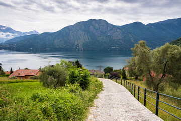 Obraz na płótnie Canvas Greenway del lago di Como, presso Lenno