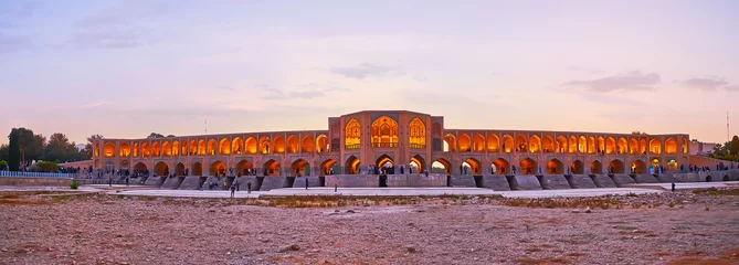 Cercles muraux Pont Khadjou Coucher du soleil au pont de Khaju, Isfahan, Iran