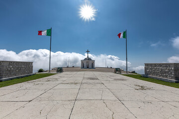 Ossario di Bassano del Grappa, tempio in memoria dei caduti della prima guerra mondiale, sulla cima...