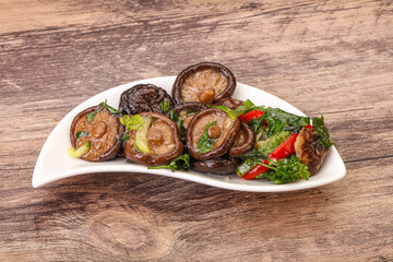 Marinated shiitake mushrooms with herbs