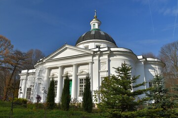 Fototapeta na wymiar Church of the Kazan icon Of the mother of God in Bogoroditsk
