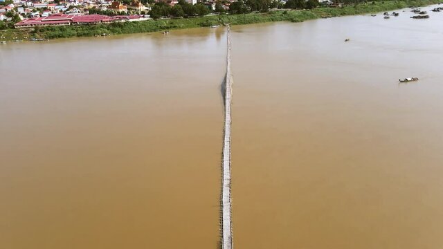 Overview of the bamboo bridge from Koh Paen to Kampong Cham city, Cambodia