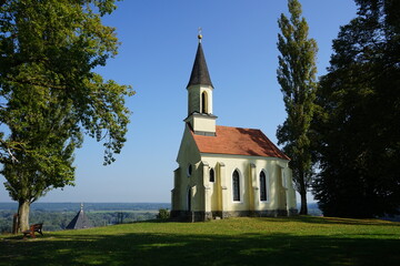 Fototapeta na wymiar Bergkapelle, Kraiburg am Inn