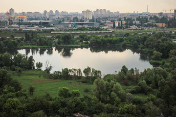 Fototapeta premium The lake in the city