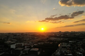 Pôr-do-Sol pelo Brasil, campo e praia.