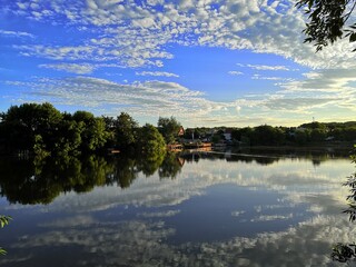 Obraz premium sunset over the river
