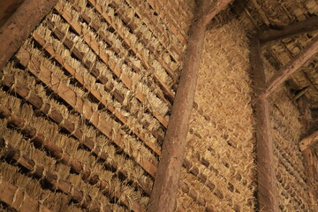 intérieur d'une chaumière