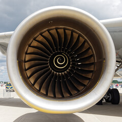 engine of airplane