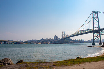 Ponte Hercílio Luz e Ponte Colombo Salles da cidade de  Florianópolis, Santa Catarina, Brasil