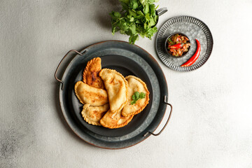 empanadas Tucumanas colombianas de atún con queso fritas
