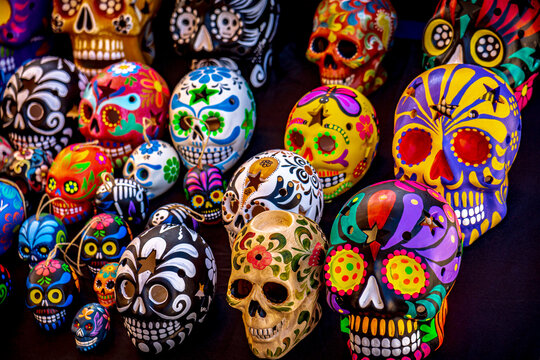 dia de los muertos celebration skulls