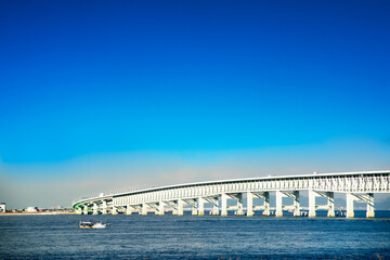 関空橋と青空