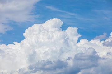 Obraz na płótnie Canvas 夏の雲、積乱雲