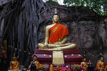 statue of buddha