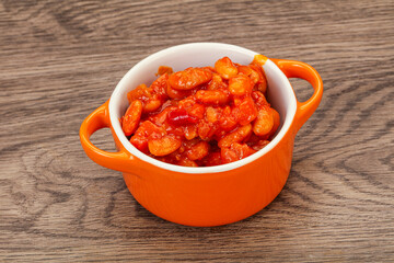 Baked kidney with tomato and pepper