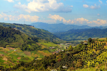 Fototapeta na wymiar Colombia - Farms south of Pereira on the way to Salento