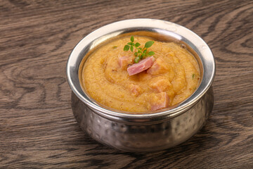 Peas cream soup with smoked ribs