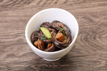 Marinated shiitake mushrooms with herbs