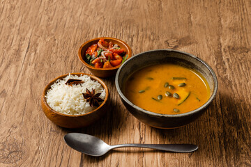 ナンとインドカレー　 Naan and three colors of India curry