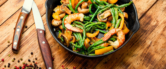 Shrimp with asparagus beans
