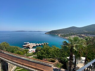 Obraz premium view of the sea from the sea