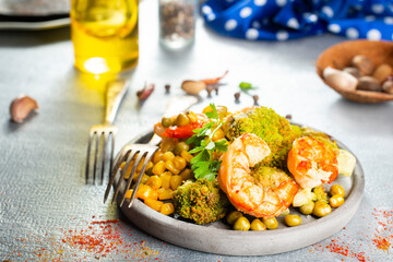 salad with shrimps