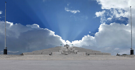 Ossario di Bassano del Grappa, tempio in memoria dei caduti della prima guerra mondiale, sulla cima...