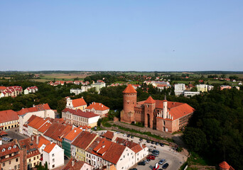 Panorama miasta Reszel z widokiem Zamek w Reszlu oraz zabudową miasteczka