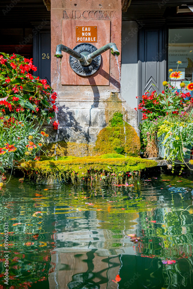 Canvas Prints Dans les rues de Riquewihr