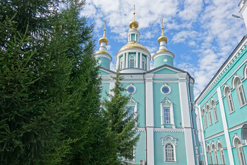 Obraz premium Spaso-Preobrazhensky Cathedral in Tambov against the sky