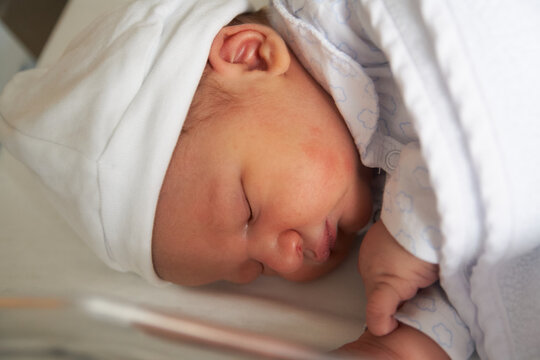 newborn baby photography in high quality