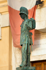 Fototapeta premium Roma, statua di un soldato all'ingresso del museo del Granatieri