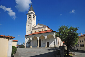 Fototapeta na wymiar Torrazzo. la chiesa parrocchiale - Biella