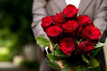 bunch of red roses