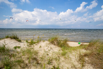 Kitesurfer am Strand von Lubmin