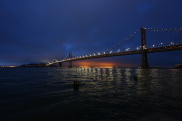 Fototapeta na wymiar bay bridge at night