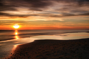 Obraz premium Sunrise on the beach in Arenales del Sol, Alicante