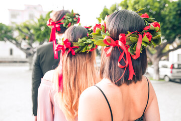 Studenti laureati con corona di alloro trionfale simbolo italiano.
