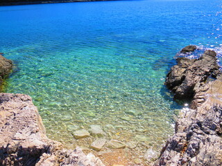 klares, sauberes Wasser in der Adria, Istrien, Kroatien