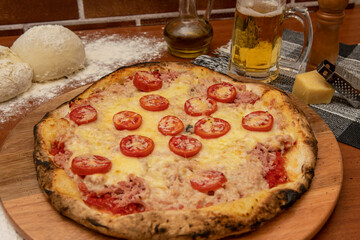 Pizza ham and cheese