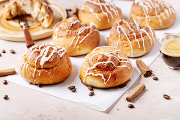Baked cinnamon buns
