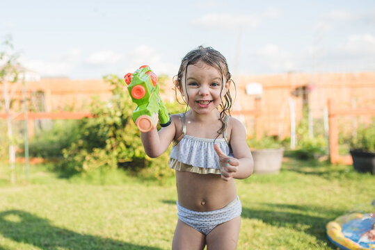 Freeze, Put your arms up