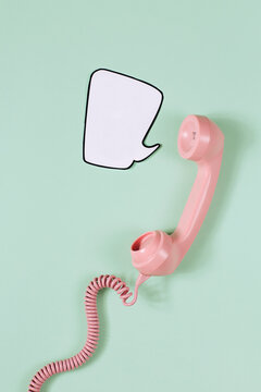 Old fashioned phone handset saying I am so retro inside comic bubble