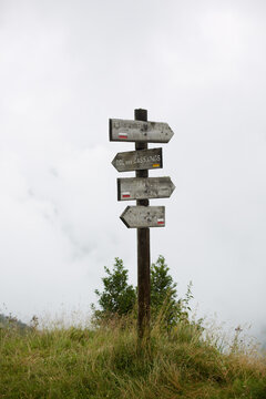 Post sign of long distance european GR treks