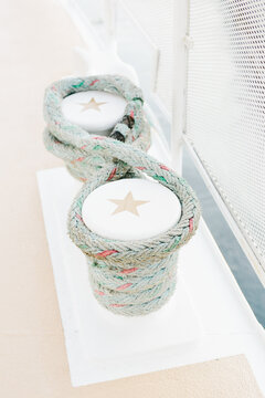 ship cleat with rope
