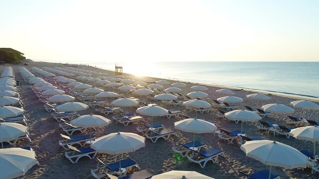 Estate, mare, spiaggia ombrelloni, stabilimento balneare. italia, costa, vacanza - Summer, sea, beach umbrellas, bathing establishment. Italy, coast, vacation. AERIAL SHOOTING WITH DRONE