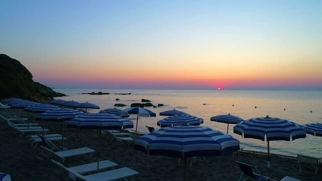Il tramonto in spiaggia a Isola Capo Rizzuto