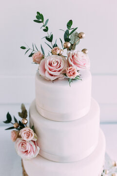 white elegant wedding cake